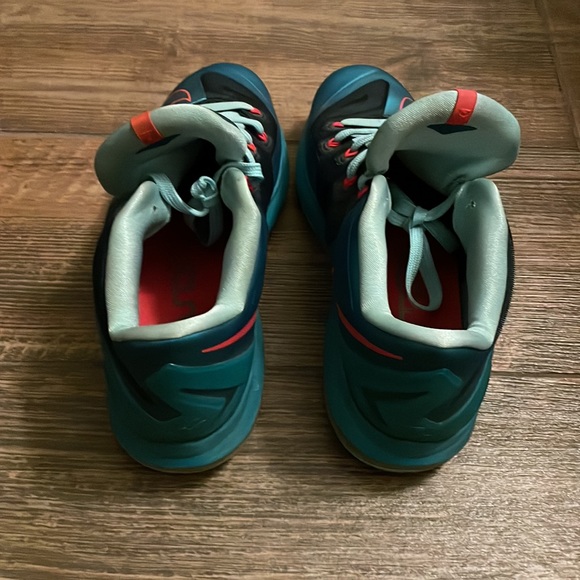 Nike, Lebron 11 high top - Picture 4 of 4